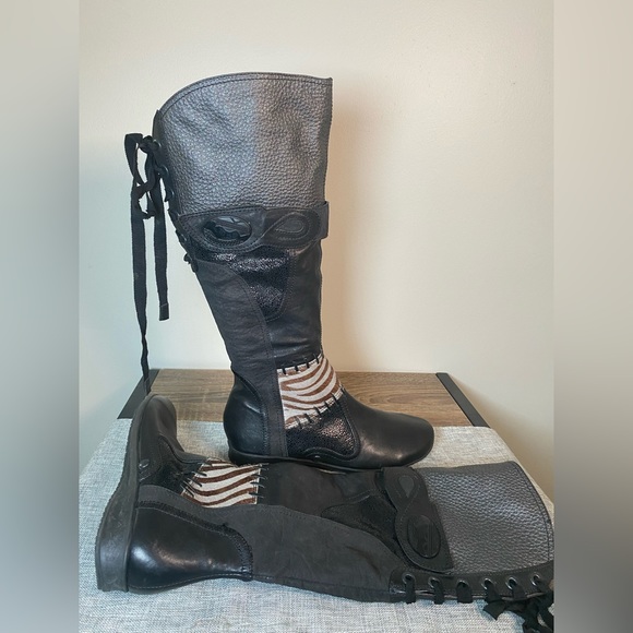 Mam’Zelle (Size 6) Tall Patterned Leather with Stitch Detail Knee High Boots - Picture 2 of 8